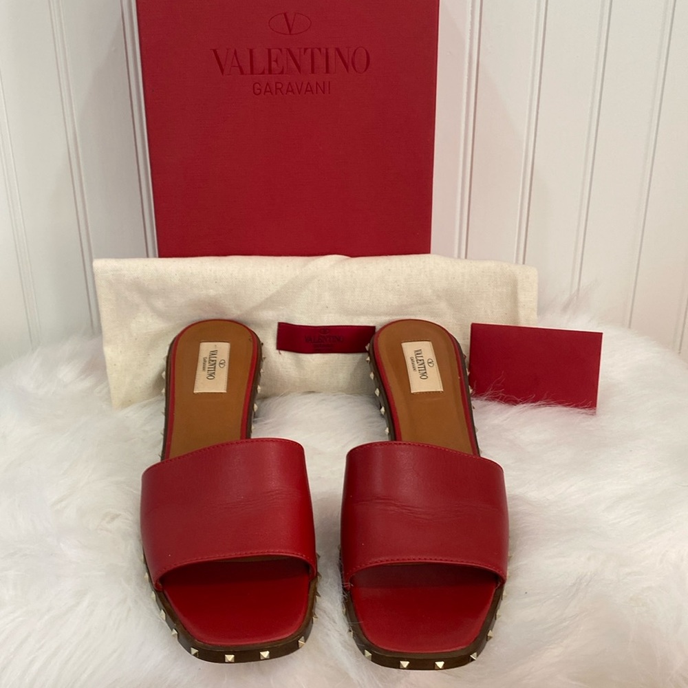 Authentic Valentino Garavani sandals with silver studs . Made in Italy